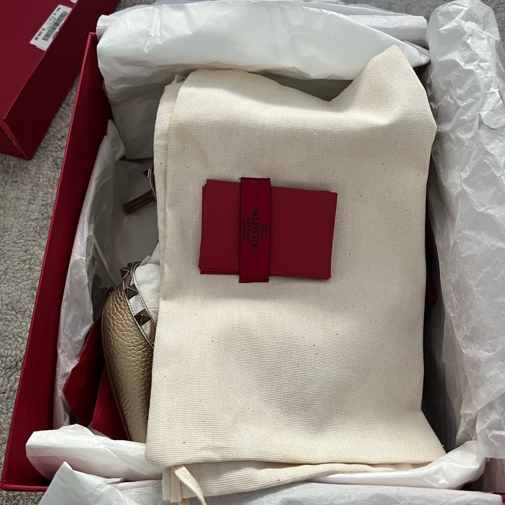 EUC Valentino Rockstud Pumps 65mm size 6 EU36 light gold - Picture 13 of 14